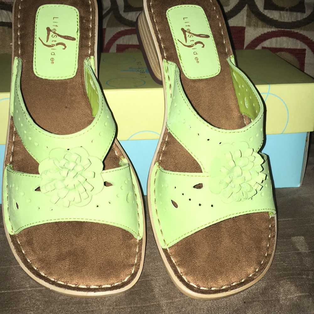 O.B.O. Shoes - Picture 3 of 5